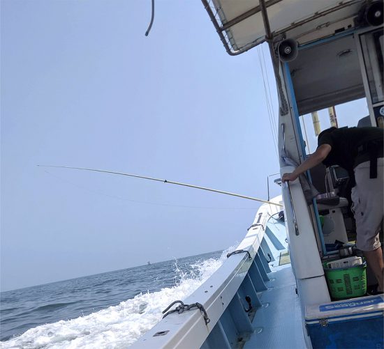 2019年7月28日(日)大野海苔の専務さんと釣りに行きました：魚群探知機を見ながら群れを追う！