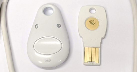 Titan security keyのタッチセンター