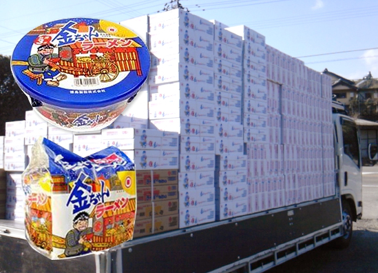 金ちゃんラーメン（袋とカップ麺）特売中です